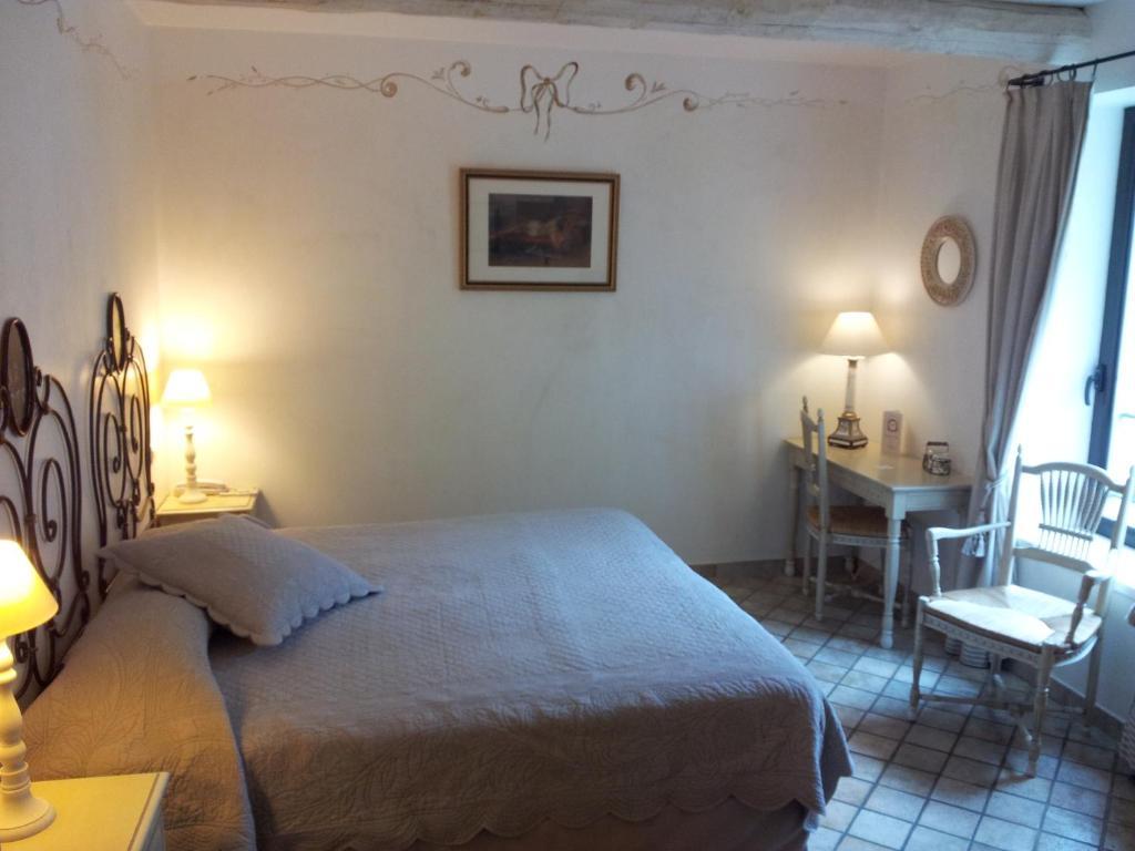 Hotel Du Poete Fontaine-de-Vaucluse Habitación foto