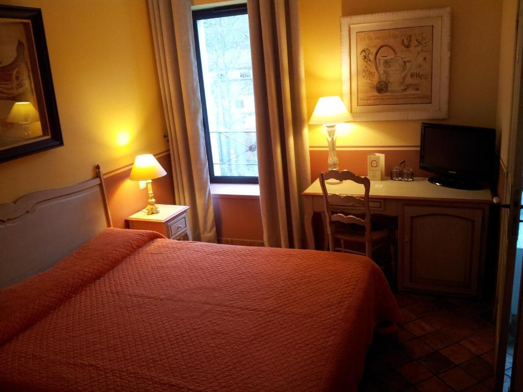 Hotel Du Poete Fontaine-de-Vaucluse Habitación foto